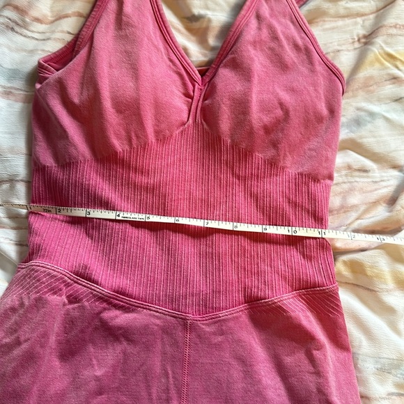 Pink bodysuit with shorts - Picture 4 of 5